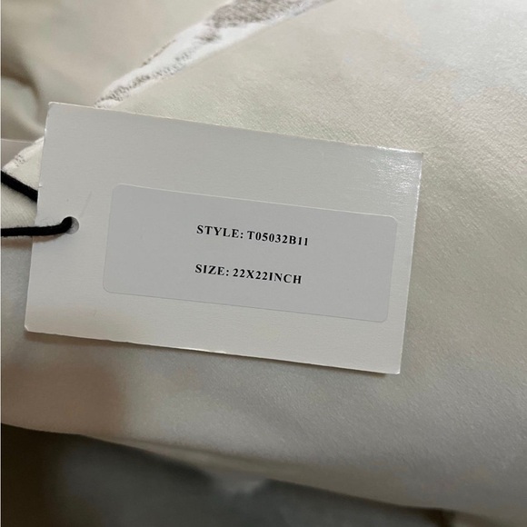 1- NWT CALLISTO HOME EMBROIDERED DECORATIVE PILLOW(Read description for details) - Picture 10 of 10